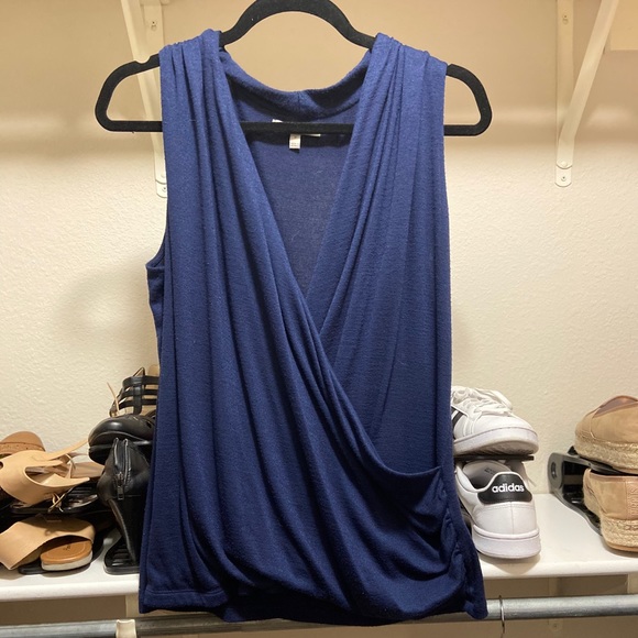 41 hawthorn benni wrap front ruched knit top